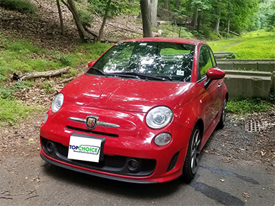 Red Fiat winshield expertly replaced by our technicians